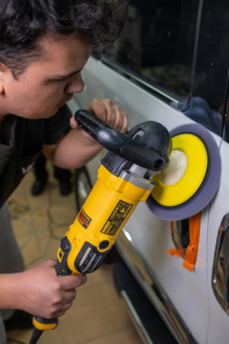 Polimento profissional de pintura automotiva